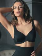 Podprsenka s dvojitými košíčky BASIC CONTROL