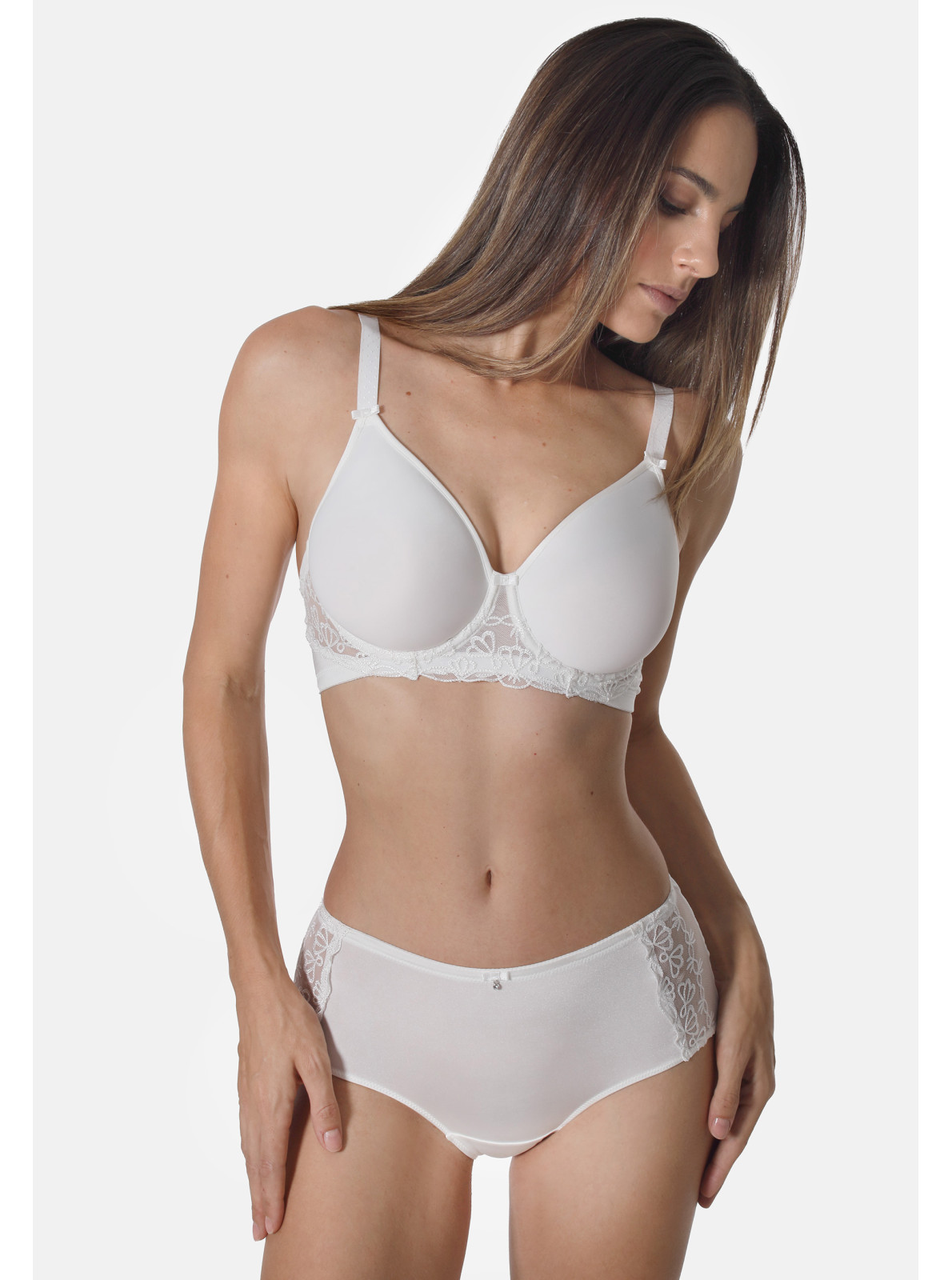 Podprsenka Flexicup® (spacer) FAMOUS EMBROIDERY Podprsenka Flexicup® (spacer) FAMOUS EMBROIDERY